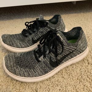 Nike Free Run Flyknit Tennisshoes